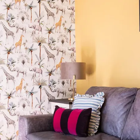 The Parade -corner Plot Getaways *