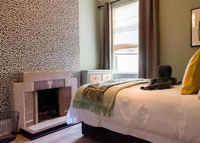 The Parade -corner Plot Getaways *