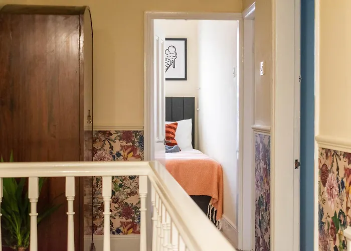 The Parade -corner Plot Getaways 雷德卡