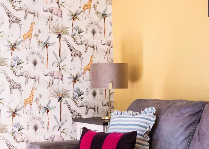 The Parade -corner Plot Getaways *