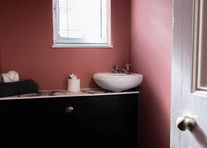 The Parade -corner Plot Getaways *