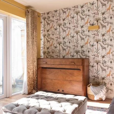 The Parade -corner Plot Getaways 度假居 雷德卡