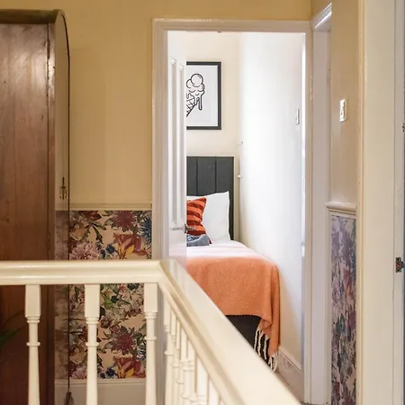 The Parade -corner Plot Getaways 雷德卡