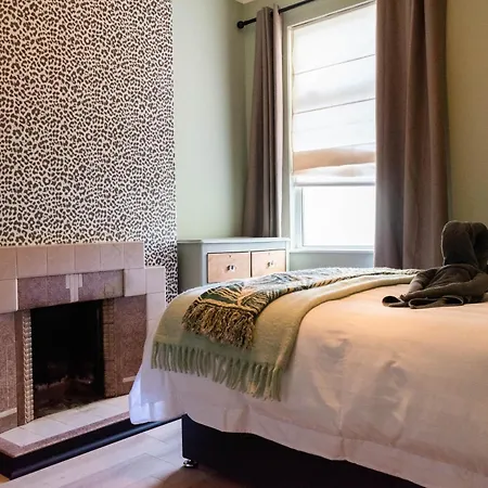 The Parade -corner Plot Getaways *